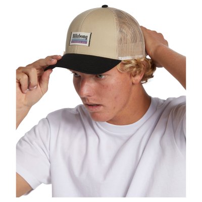 WALLED TRUCKER